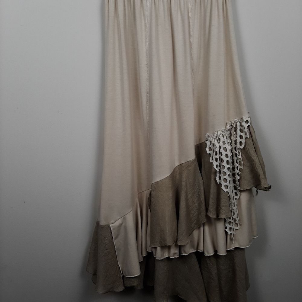 Noelle Lagenlook Tan and Cream Midi To Maxi Dress Size Medium - Picture 8 of 15